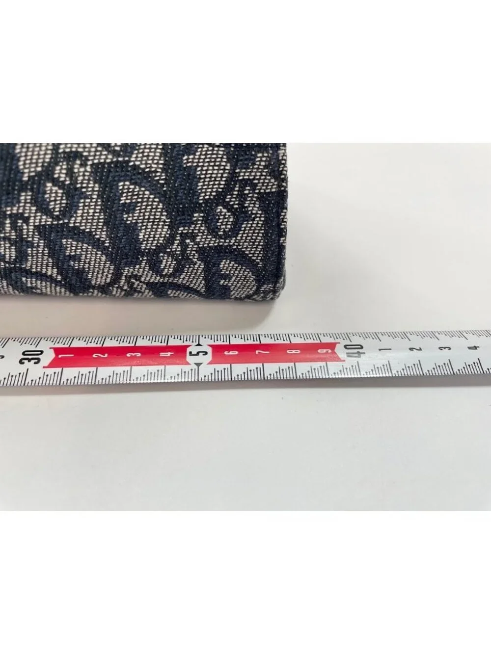 Dior brand color
